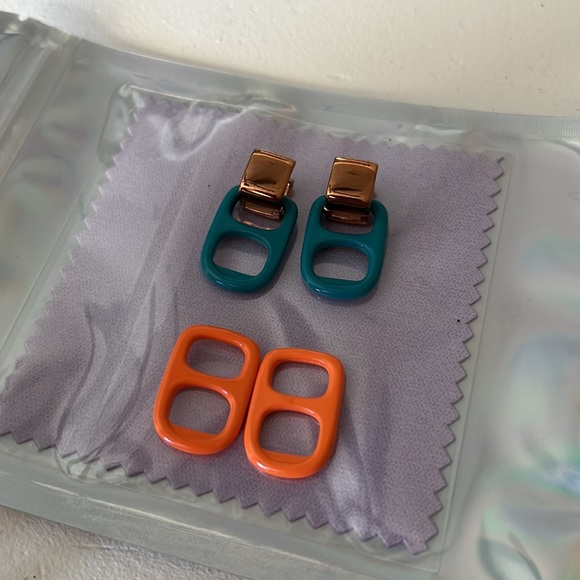 Bottle cap earrings with Rose gold Hardware huggie earrings. Orange & teal. - Picture 3 of 4